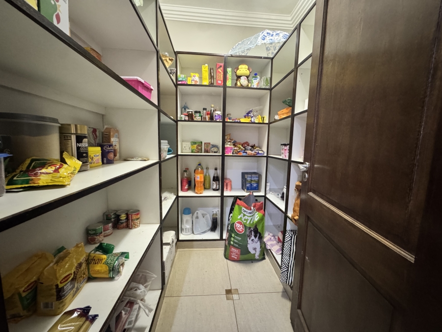 4 Bedroom Property for Sale in Wilkoppies North West